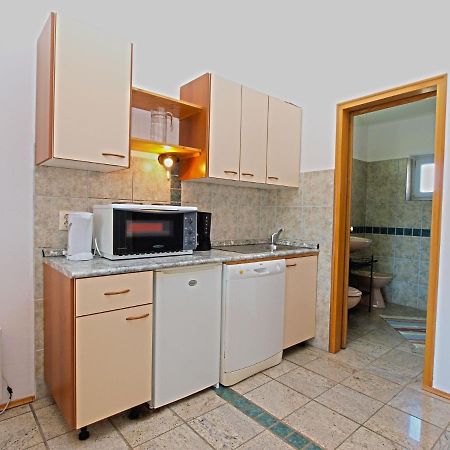 Apartment Dusko 780 Fazana Bagian luar foto